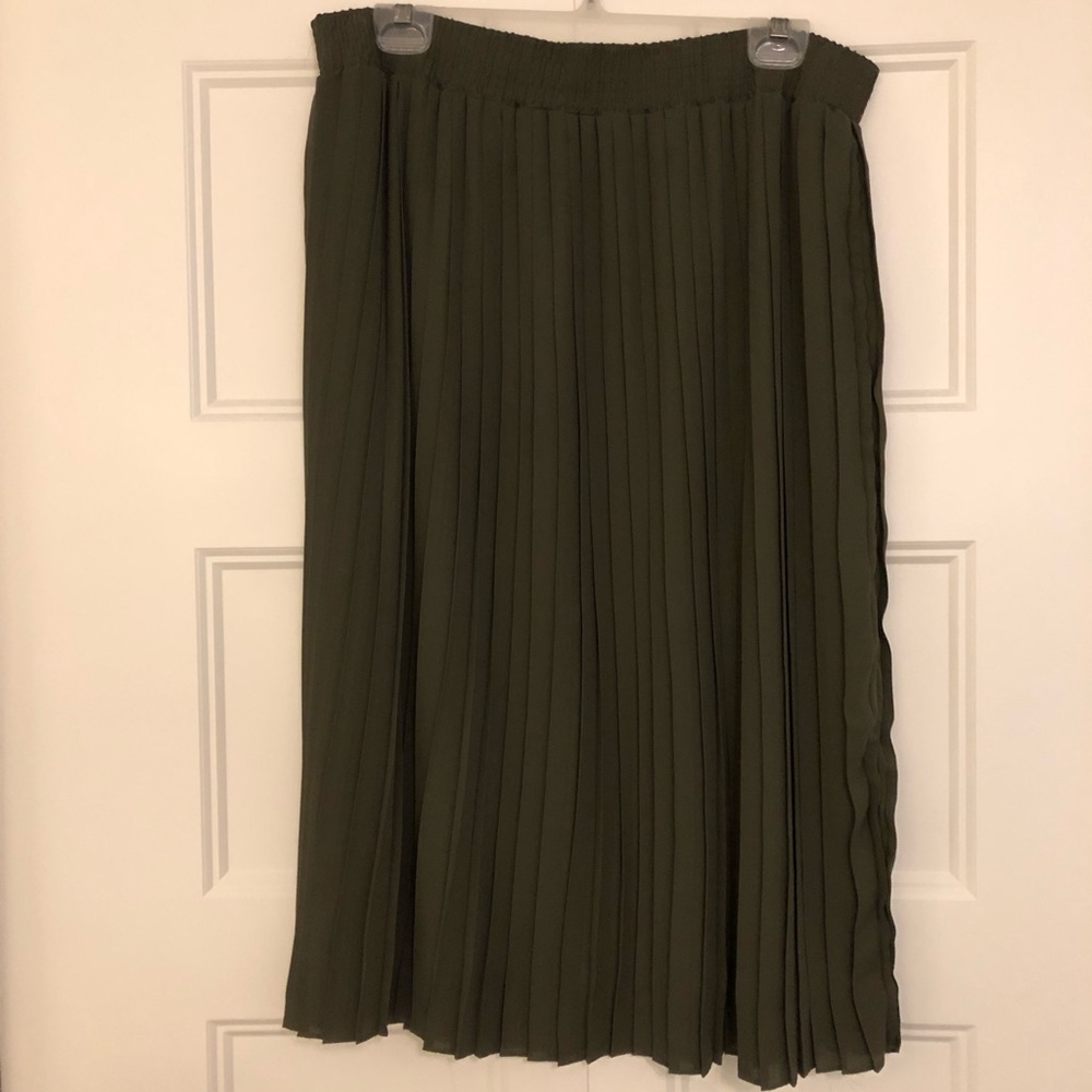 Who What Wear Accordion Skirt